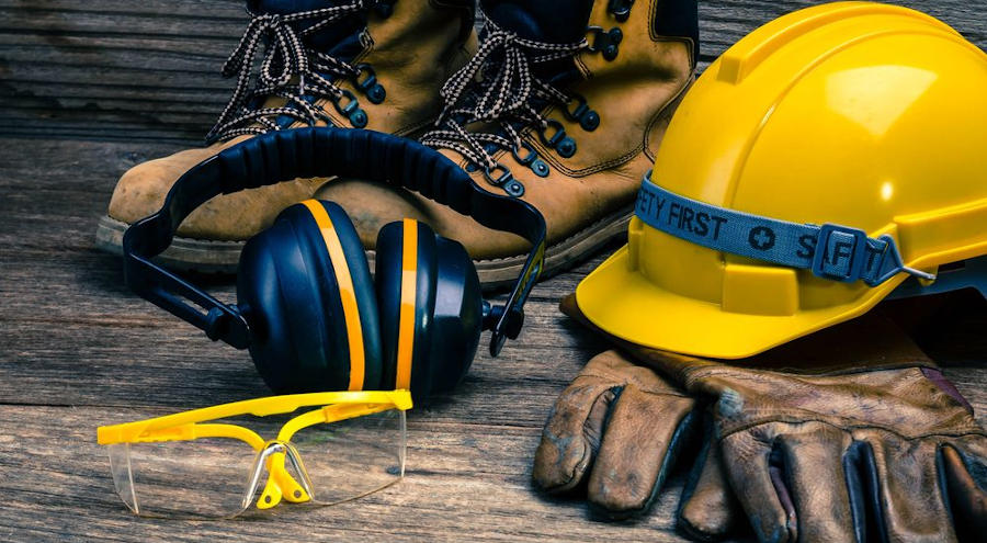 Safety measures on a construction site: PPE
